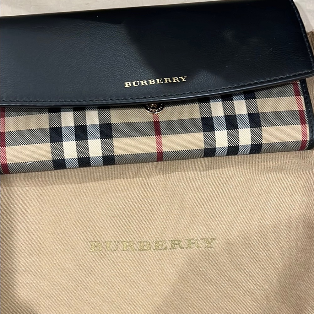 Burberry Black and Beige Checkered Women's wallet